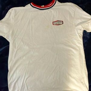 Lightly used guess t-shirt great condition